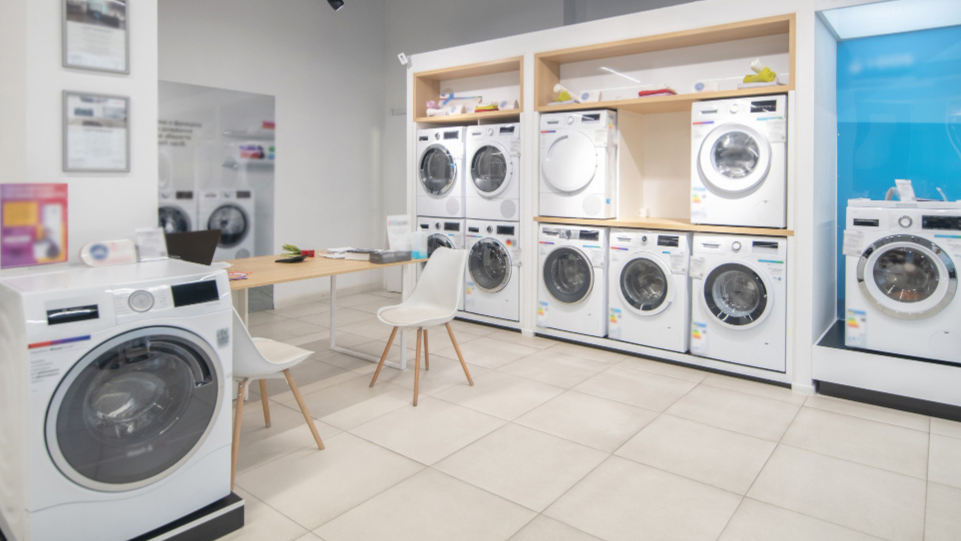 Revisar reseñas y garantía evita caer en riesgos al buscar lavadoras baratas por internet.