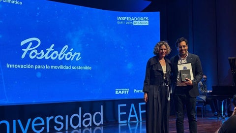 Postobón recibió el reconocimiento Inspiradores EAFIT 2025 en la categoría de Sostenibilidad y Cambio Climático por su programa de movilidad sostenible