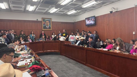 El senador Honorio Henríquez afirmó que el único plan que tiene el presidente Petro es destruir la salud de los colombianos.