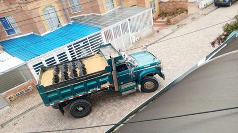 Camión abandonado en Tunja