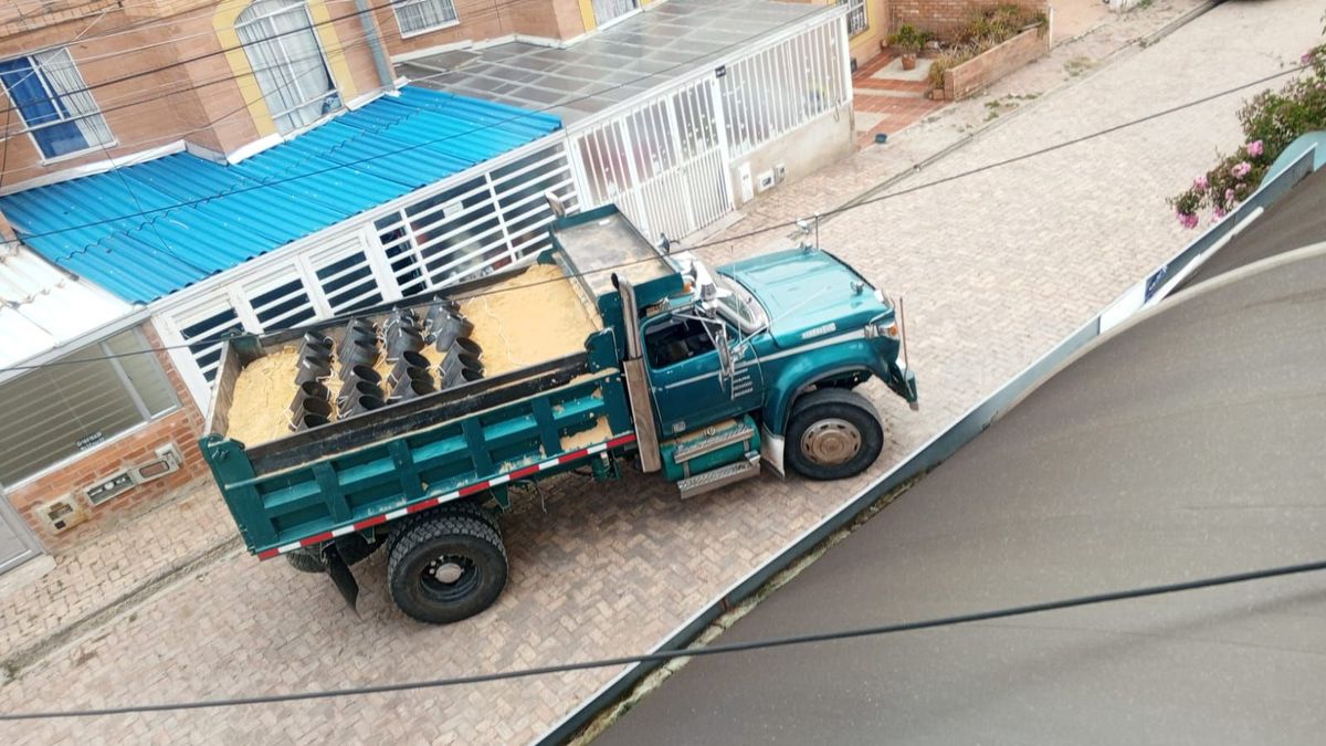 También precisa que la volqueta habría sido vendida hace aproximadamente dos semanas.