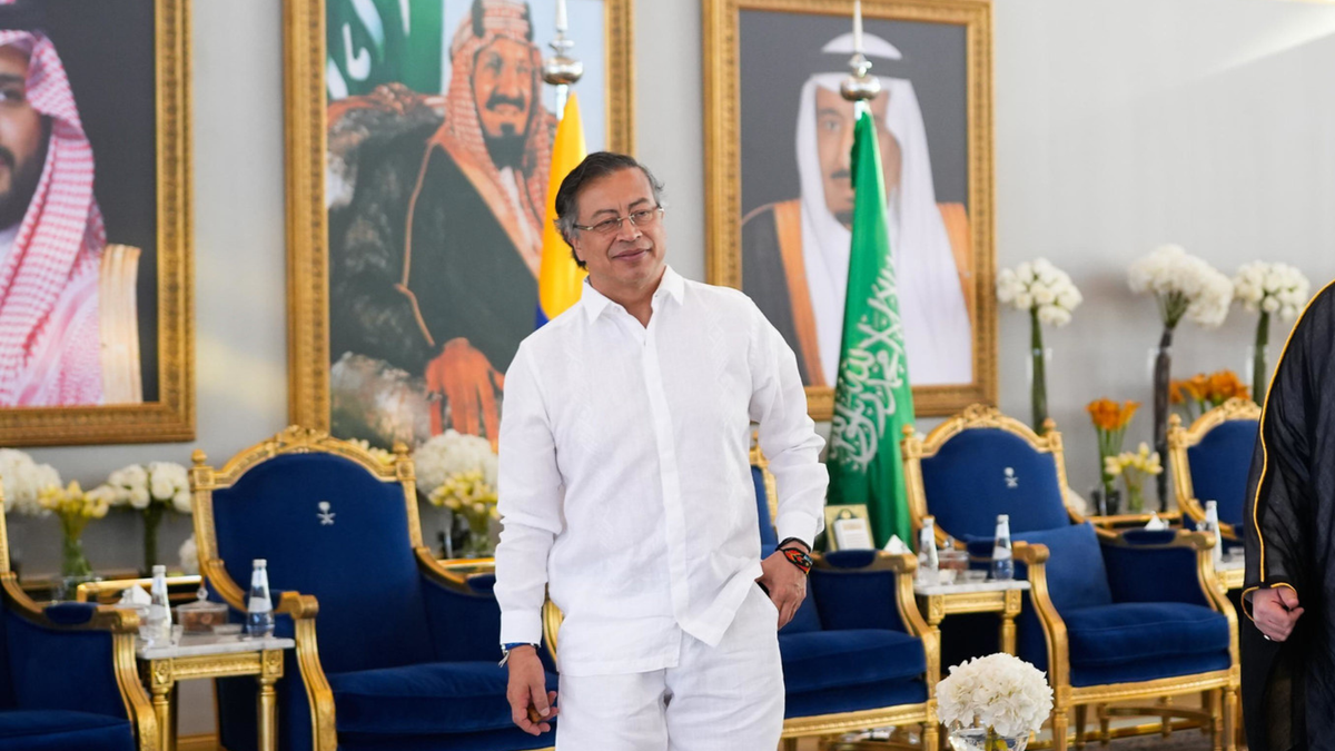 Petro afirmó que el pescador Alejandro Carranza murió tras un ataque con misil en el Caribe.