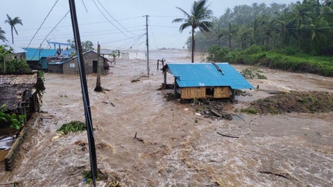 Fung-wong debería tocar tierra en la provincia de Aurora entre las 20H00 y las 23H00 locales.