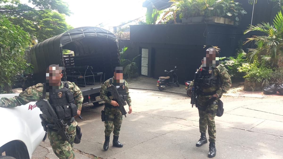 La Defensoría del Pueblo activó rutas humanitarias y advirtió posible violación al Derecho Internacional Humanitario.