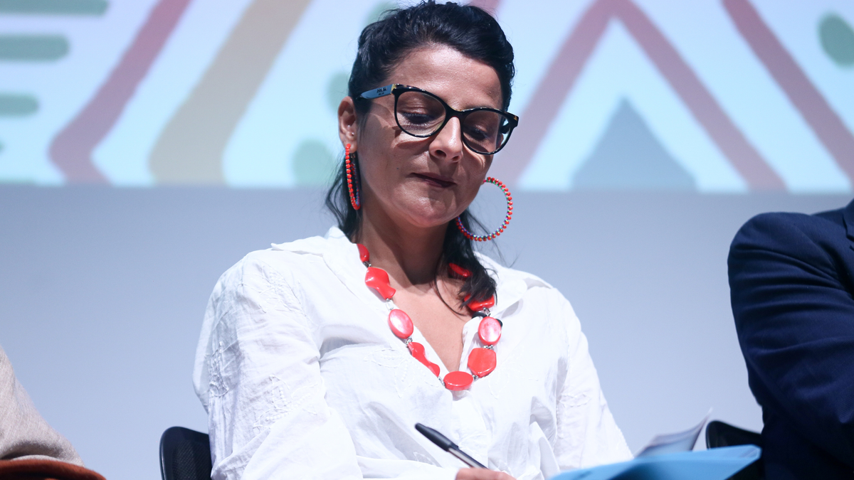 La sanción de arresto y multa contra Irene Vélez fue enviada a revisión antes de ejecutarse.