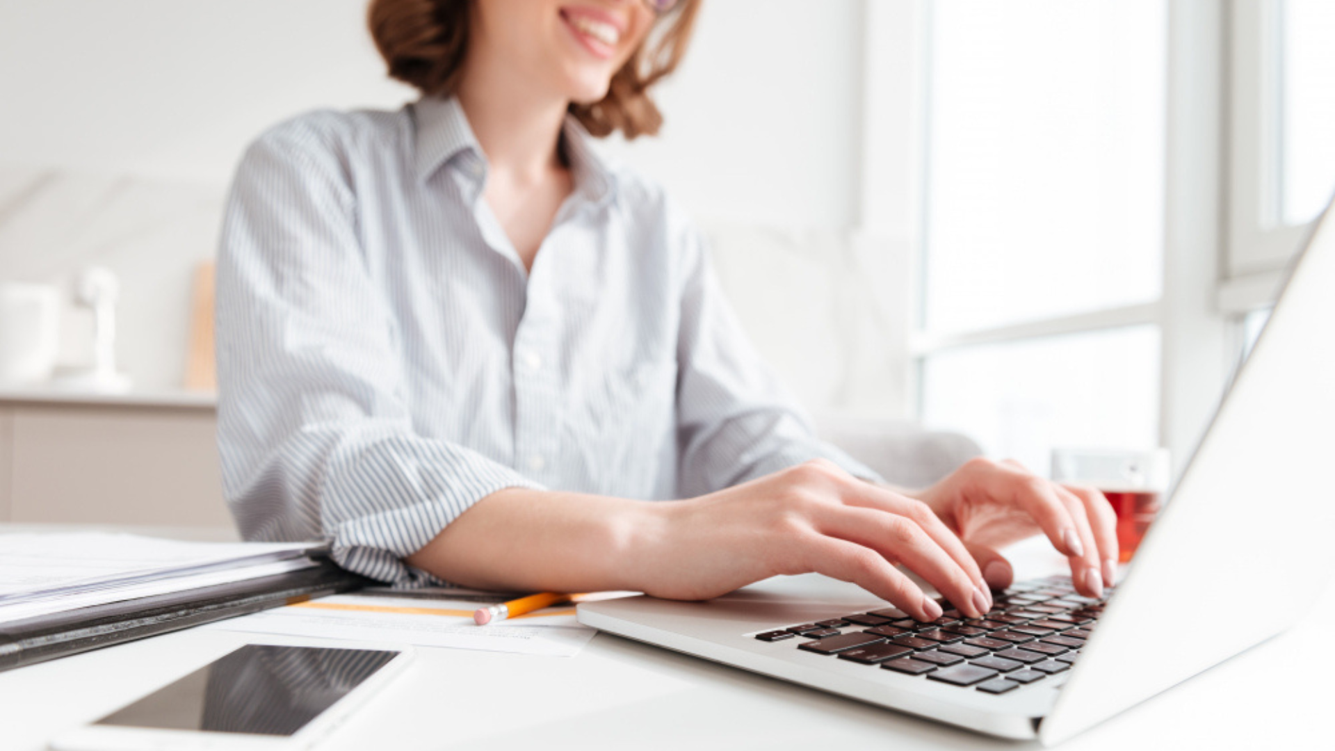 Cuando hay fallas en la memoria RAM o el disco duro, el sistema puede apagarse para evitar daños y pérdida de información.