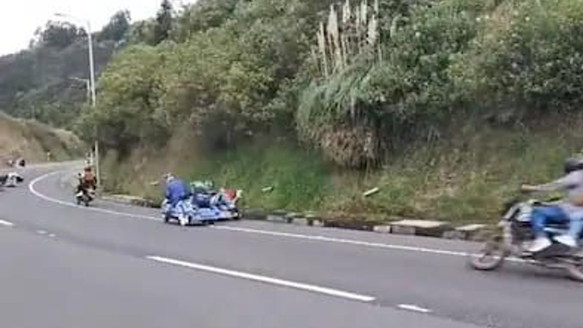 El choque provocó su muerte inmediata y dejó a cuatro personas heridas.