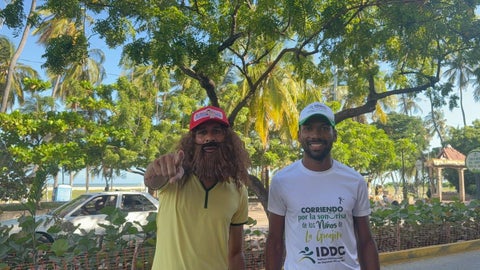 Joven corre por los niños de La Guajira.