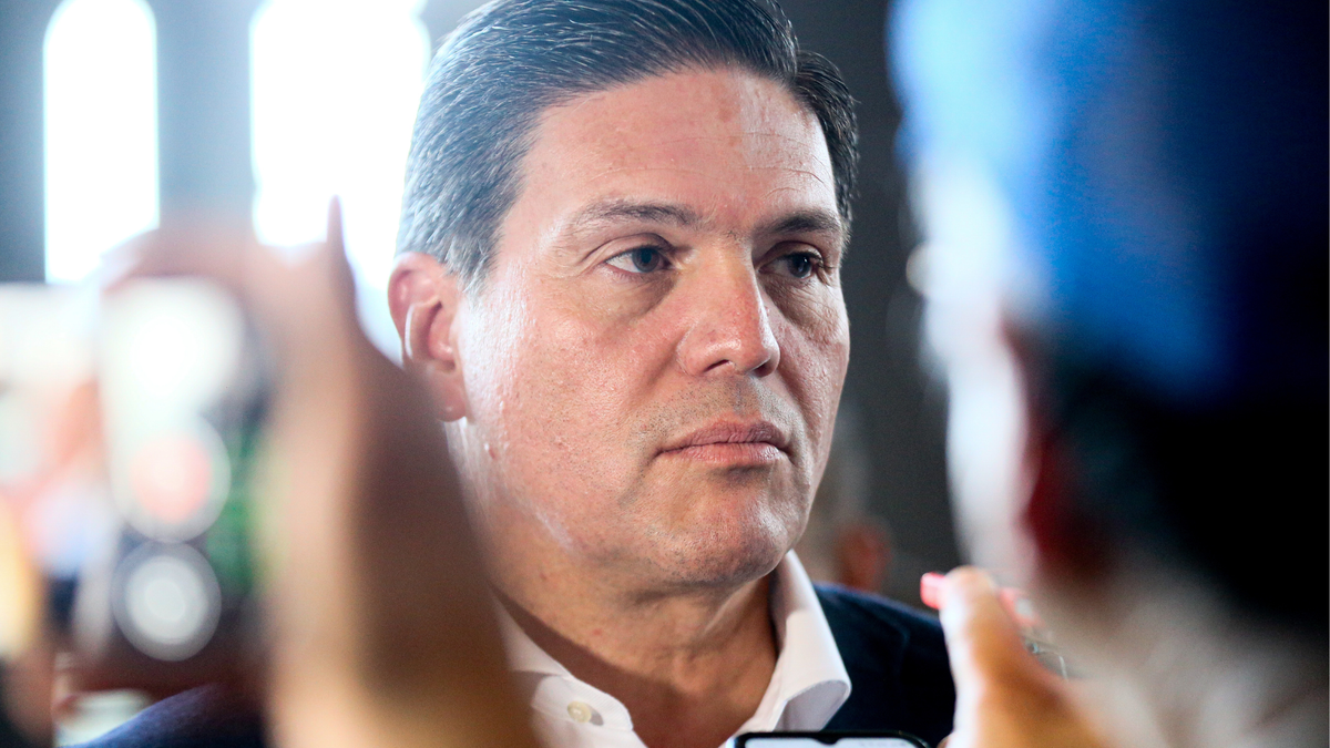 Pinzón arremete contra el gobierno y habla de “provocación permanente” en contienda electoral