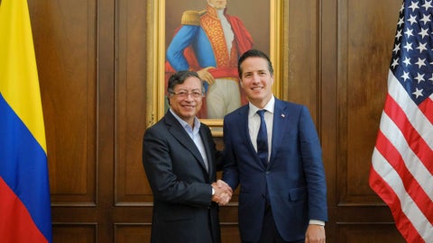 Presidente de Colombia Gustavo Petro y senador de EE.UU. Bernie Moreno.