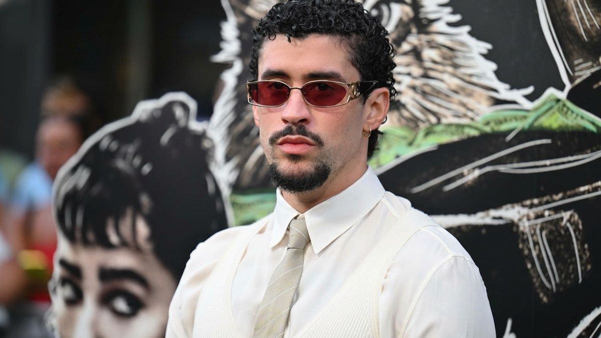 Bad Bunny lidera las nominaciones en los Grammy latino 2025.