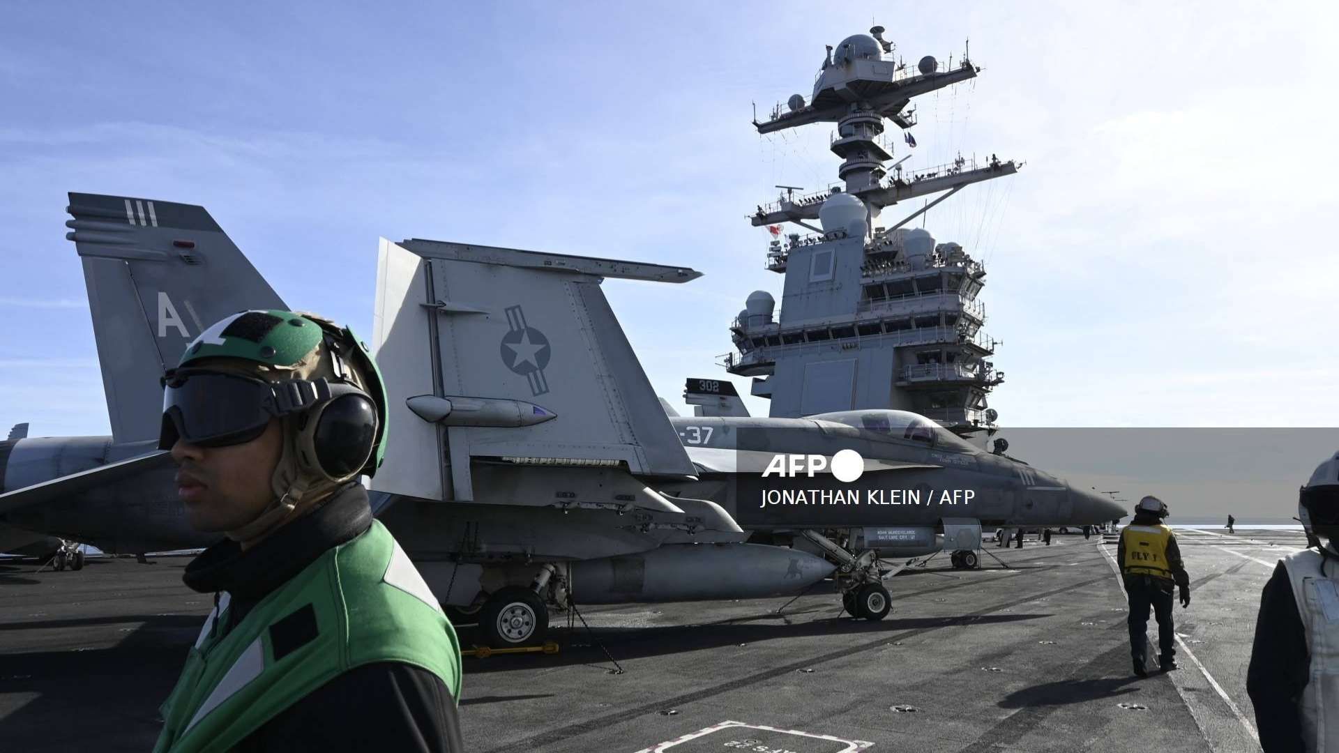 El portaviones insignia de la clase Ford puede alcanzar velocidades de hasta 30 nudos, combinando fuerza y movilidad.