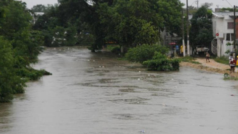 Las inundaciones en el río San Juan dejaron 175 familias de la comunidad Wounaan sin cultivos ni animales, agravando la inseguridad alimentaria.