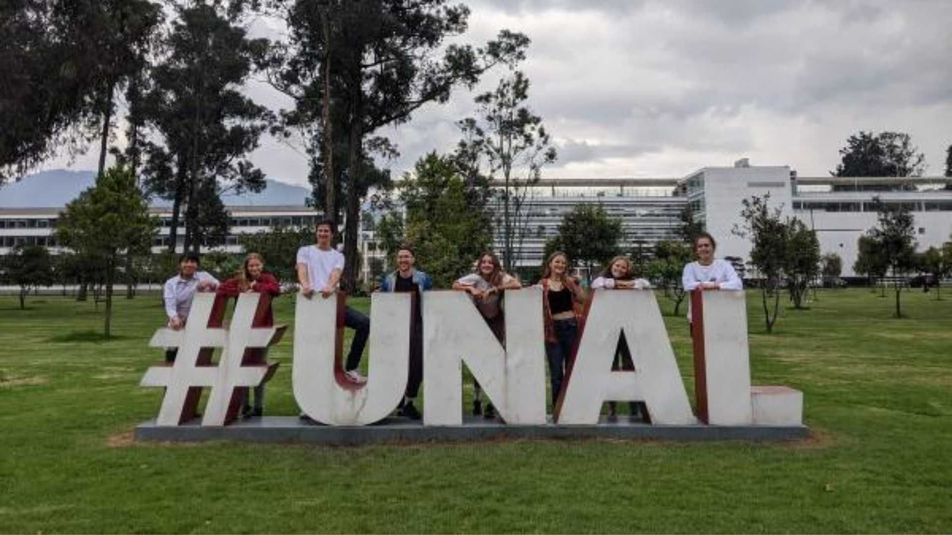 Profesores con doctorado y experiencia en docencia universitaria pueden registrarse en el portal oficial.