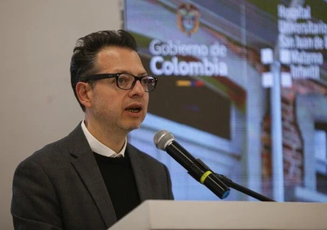 El exfuncionario recordó su infancia, adolescencia y parte de su adultez, sus etapas en la vida están ligadas al libro.