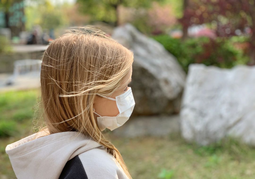 Esta enfermedad es infecciosa y suele afectar con más fuerza a los menores de edad. 