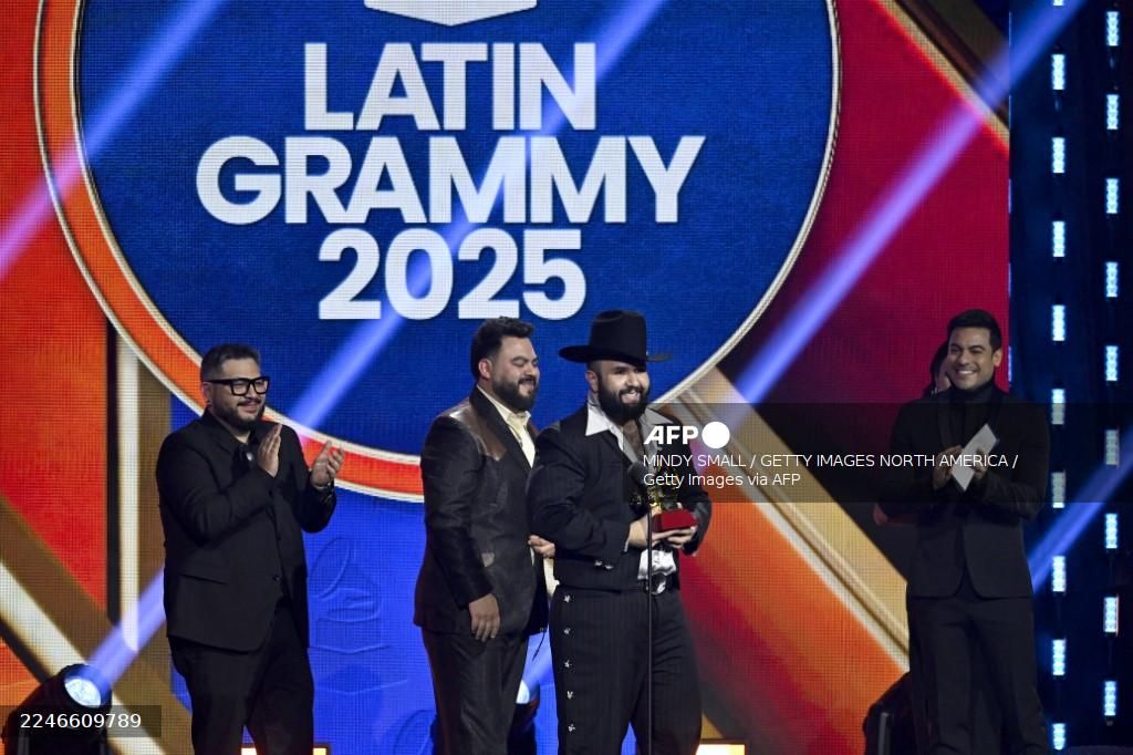 Ganador Mejor Álbum de Música Mexicana Contemporánea