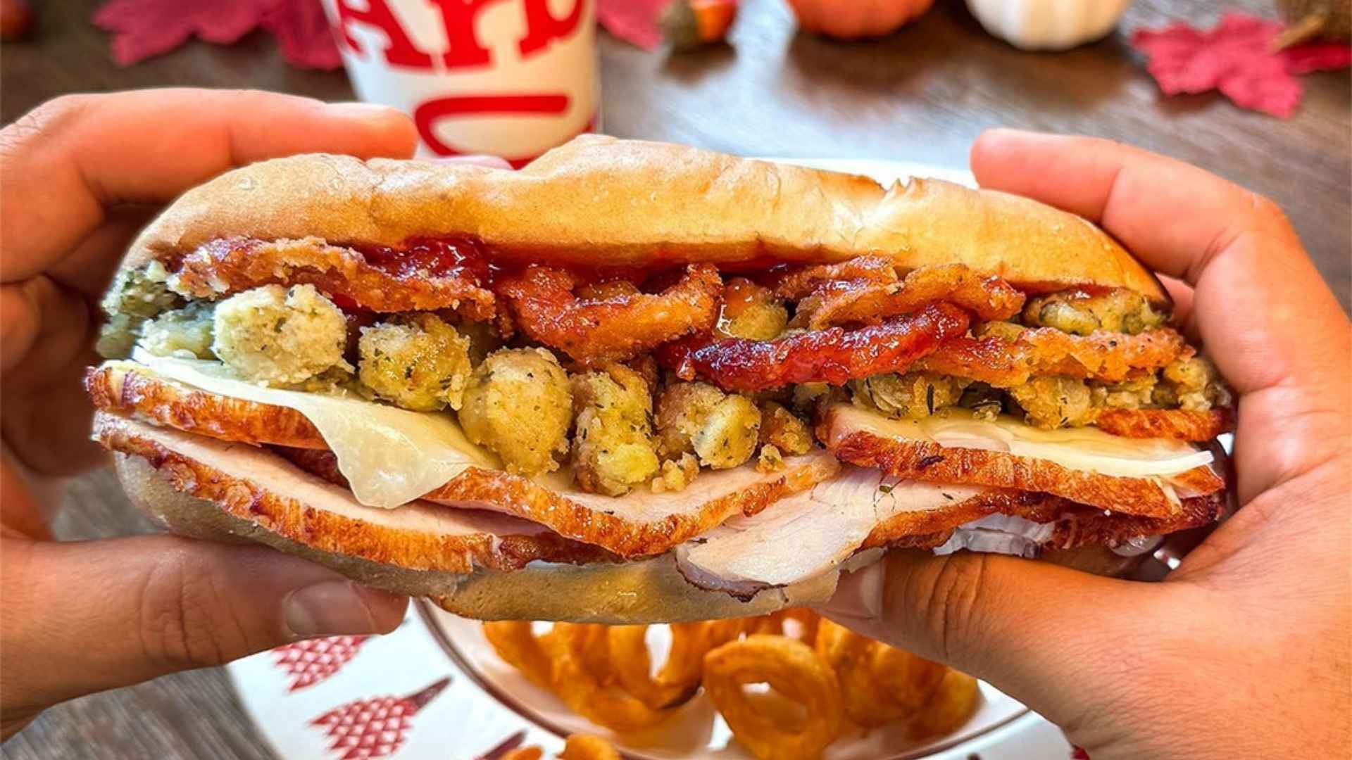 Local de Arby's cerrado en California, parte de los ajustes de la cadena ante la caída de ventas.