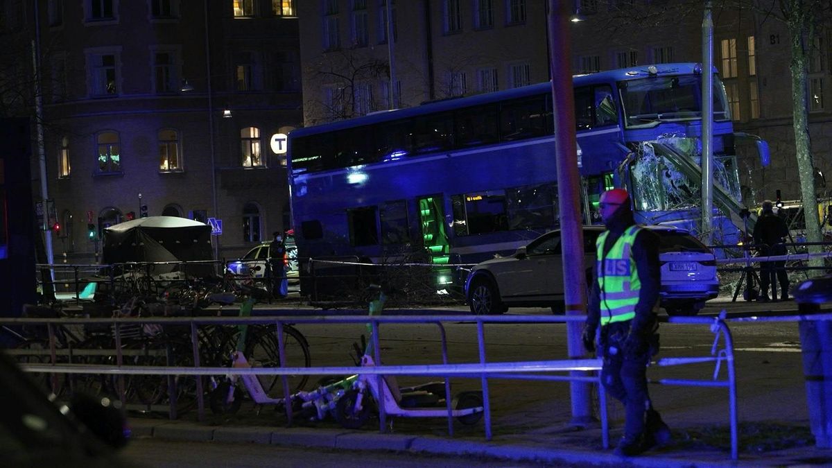 La portavoz de la policía, Nadya Norton, dijo a AFP que se desconocía la causa del accidente.