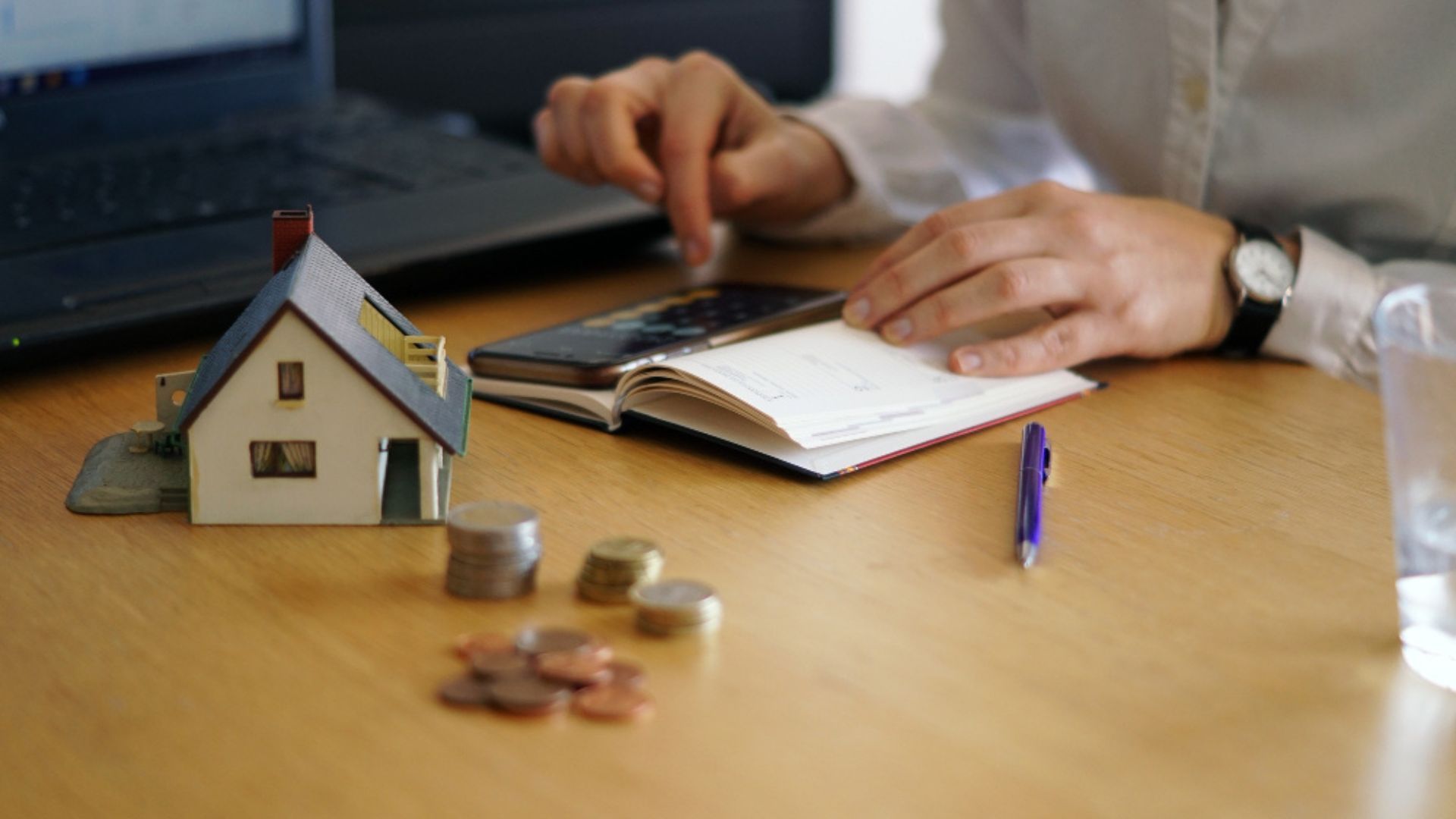 Aunque la unión marital de hecho empieza desde que la pareja convive, la sociedad patrimonial, que es la comunidad de bienes, no nace inmediatamente.
