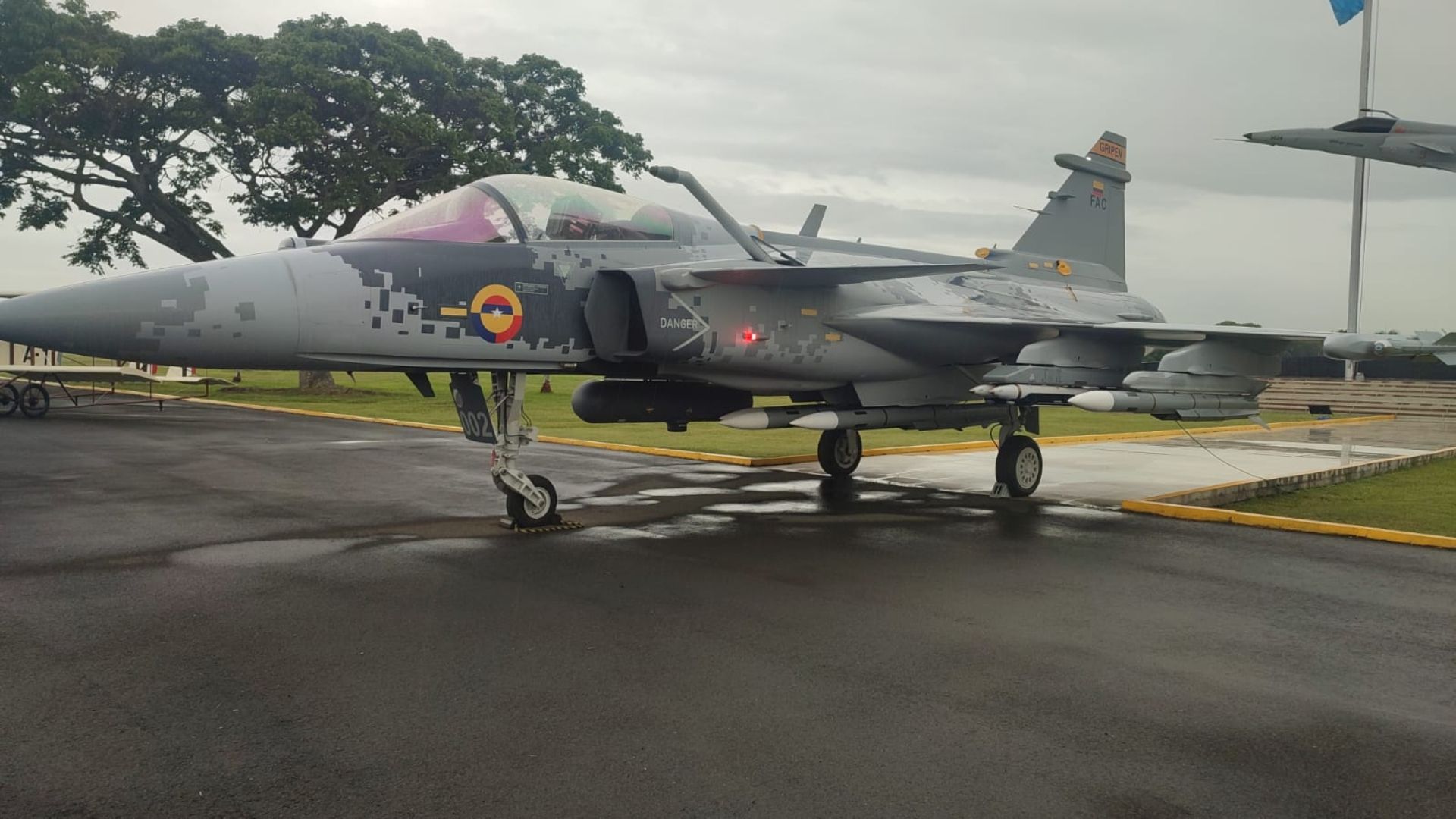 Colombia atraviesa una crisis por la falta de aviones para que las Fuerzas Militares continúen con sus ofensivas para combatir a los grupos criminales..