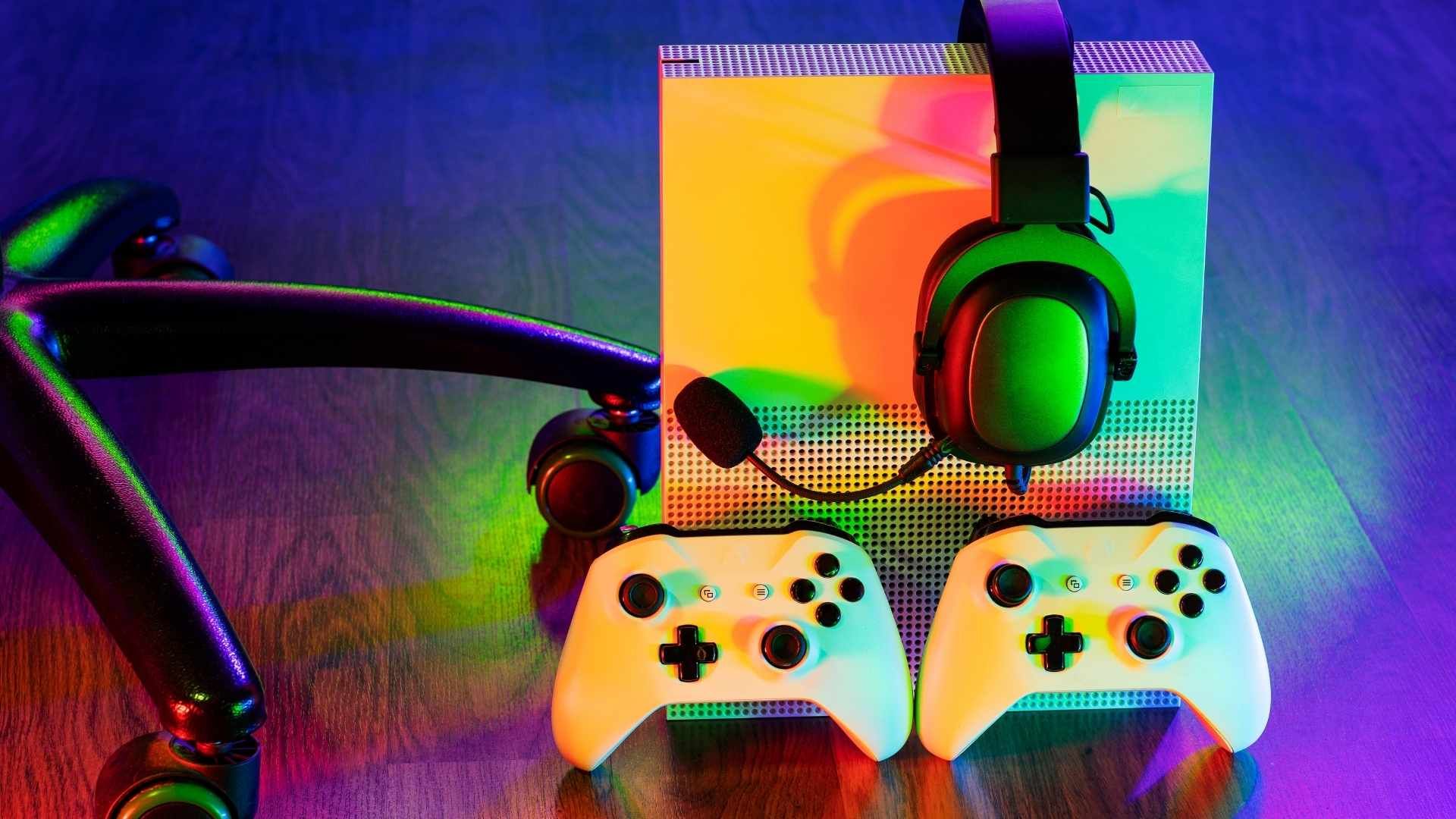 Algunos electrodomésticos siguen consumiendo luz aunque estén apagados.