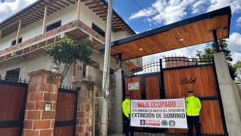 La Policía de Antioquia, en el marco de la Operación "THOR", logró la ocupación con fines de extinción de dominio de cinco bienes inmuebles avaluados en $3.500 millones de pesos.