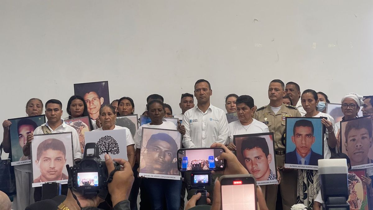 Familias indígenas y campesinas recibieron el perdón oficial por estos crímenes.