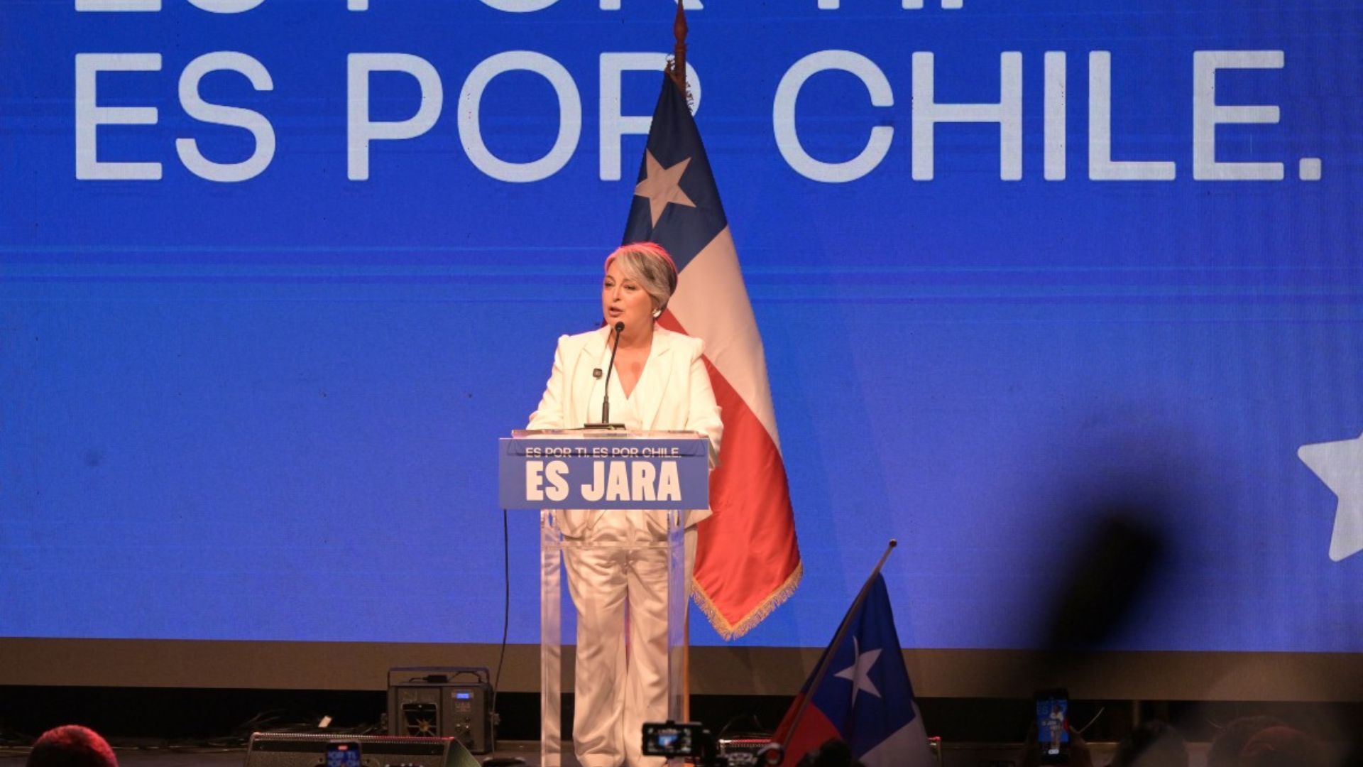 Jeannette Jara nació en Santiago e hizo su carrera pública en la parte sindical, antes de ingresar de lleno a la política institucional. 