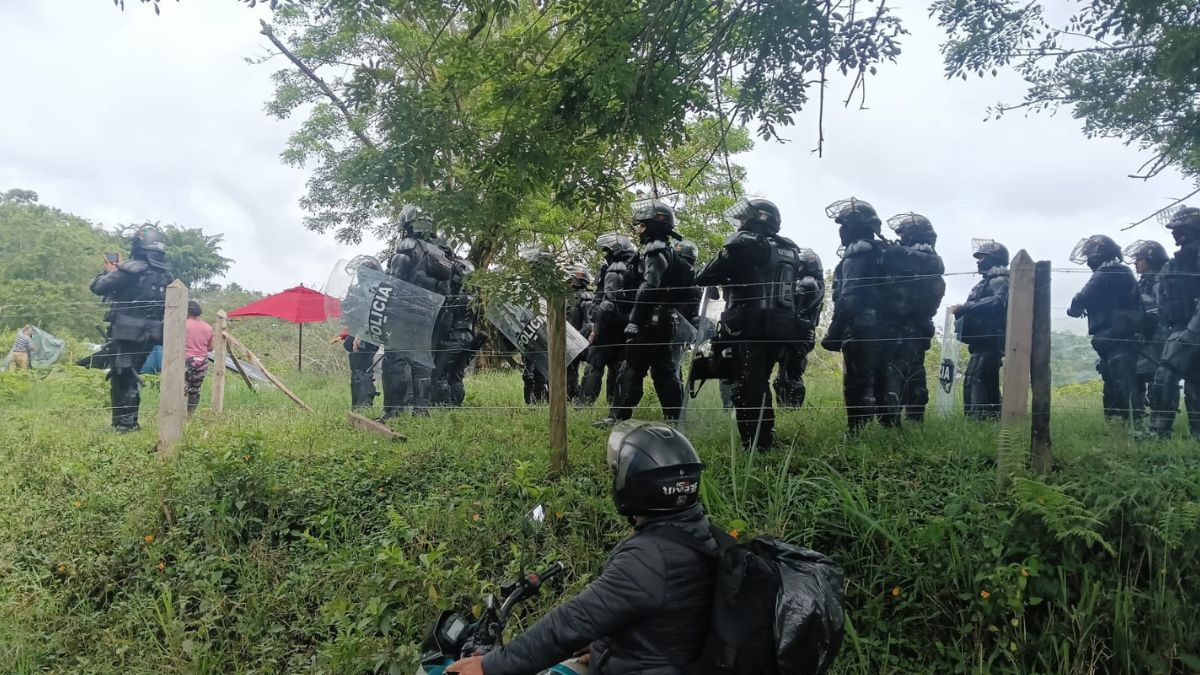 Desalojo de campesinos en predio de la SAE en Pereira
