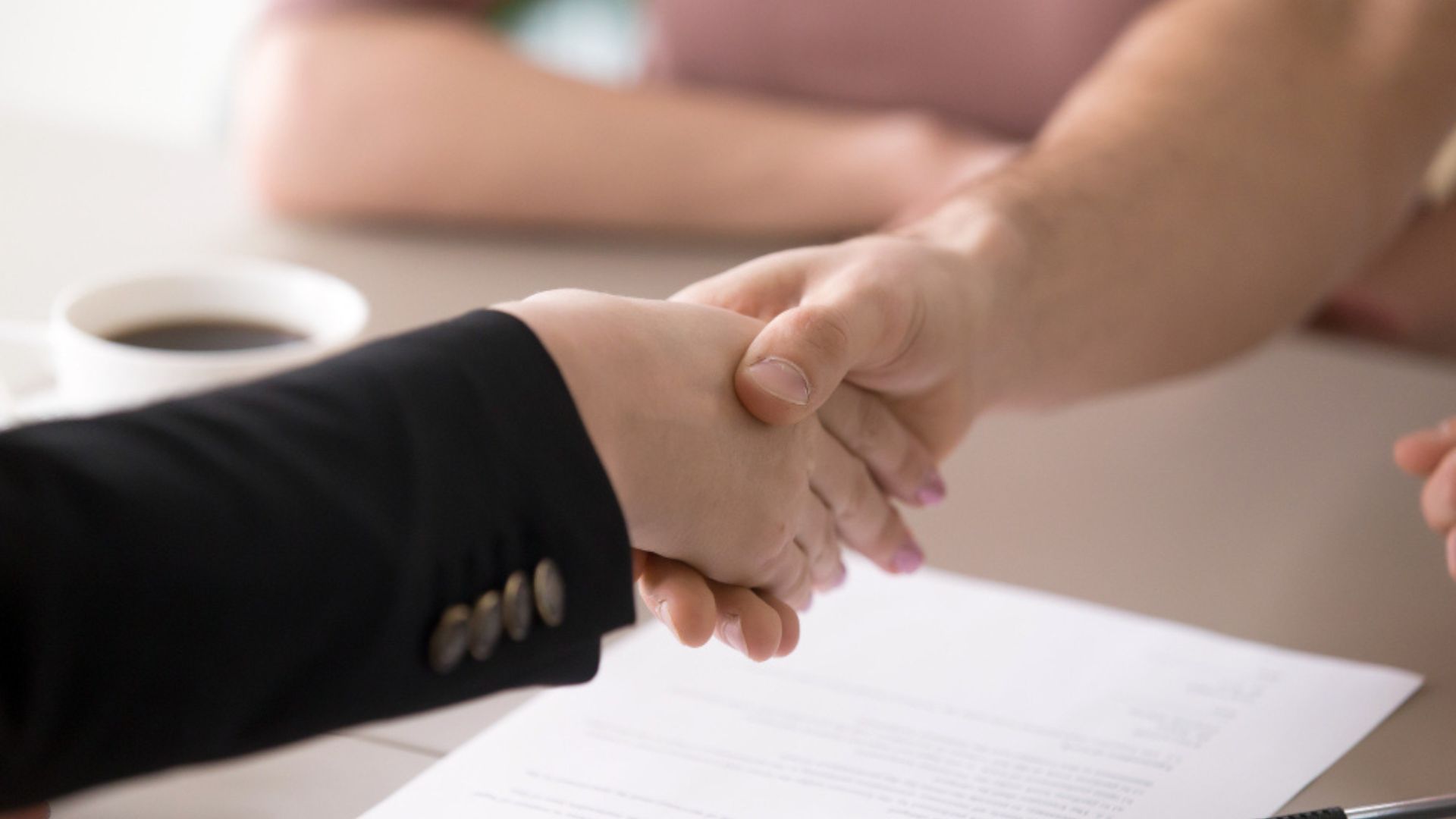 El paz y salvo es el documento que certifica que una persona que haya tenido un reporte negativo en centrales de riesgo y desee aplicar a un crédito del FNA.