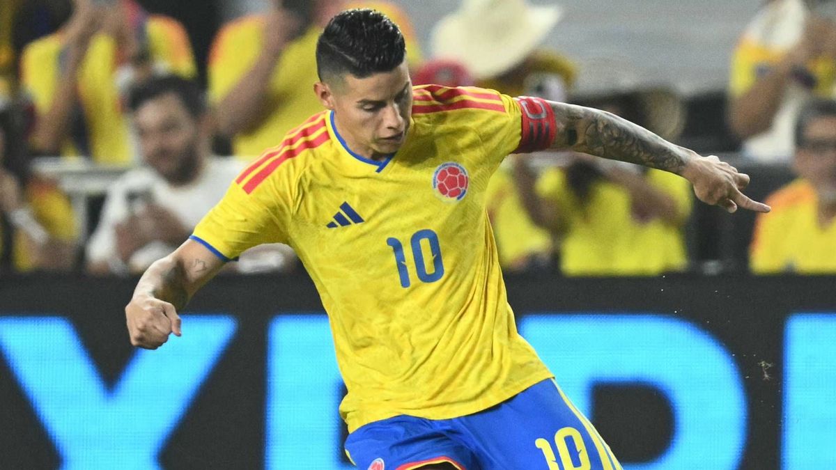 James abrió el marcador de penalti y fue la salvación para Colombia.