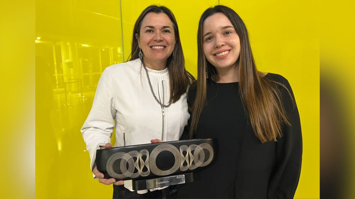 Martha Ruby Falla, directora de Sostenibilidad de Postobón (izq.) | Xposible 2025 | Colsubsidio | Departamento del Cauca | iniciativas empresariales