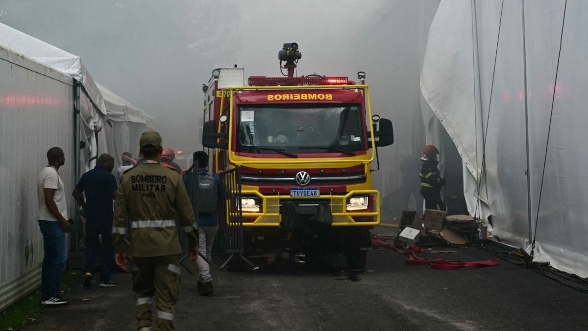 Testigos describieron momentos de desesperación mientras el fuego avanzaba entre los espacios destinados a las delegaciones nacionales.
