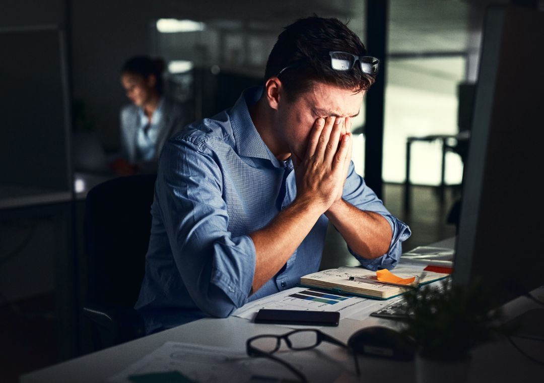 La ley establece que las empresas están en su derecho de acabar el contrato si su empleado incumple con las reglas.