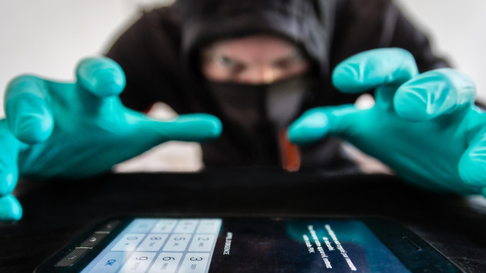 Los estafadores usan llamadas falsas que imitan al soporte Apple para obtener códigos de seguridad.