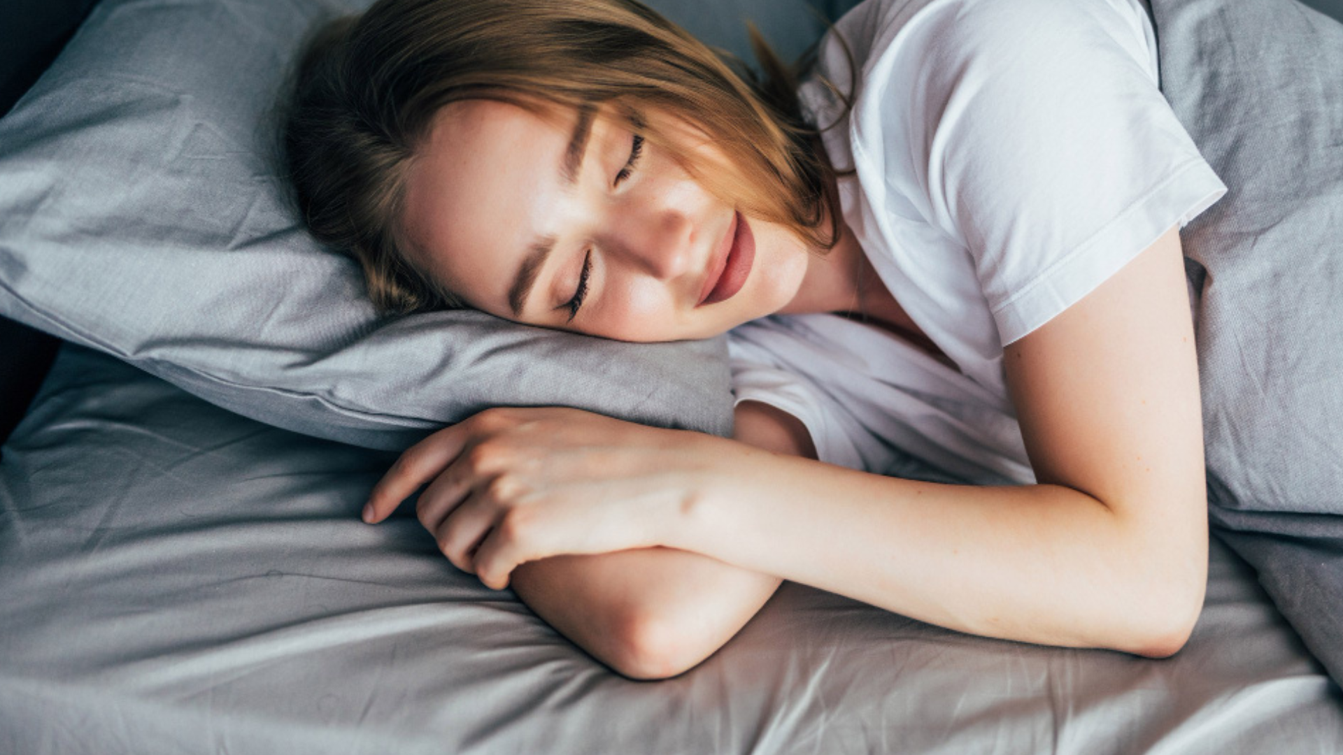 Señales silenciosas como dolores matutinos o irritabilidad pueden indicar mal sueño.