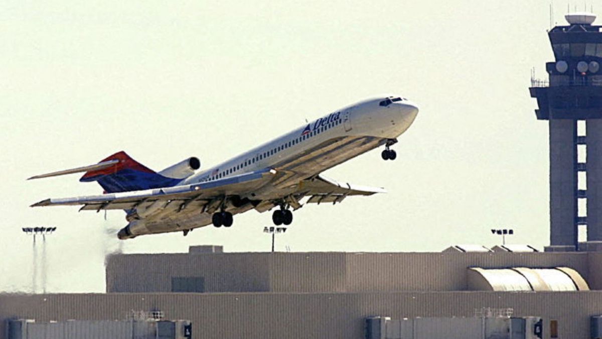 De acuerdo con el aviso publicado en el Registro Federal, los pasajeros sin REAL ID podrían pagar la tarifa para acceder a un quiosco biométrico.