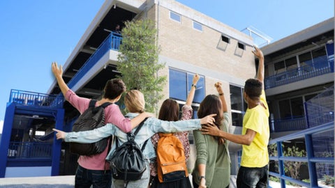 Antes de definir la fecha, el Gobierno revisó los casos de los departamentos que tuvieron afectaciones por el clima, lo cual repercutió en las clases.