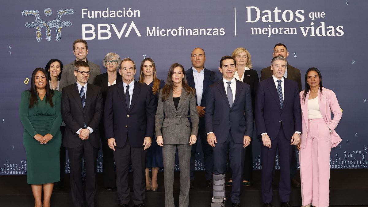 Contenido patrocinado Bancamía Doña Letizia ha señalado que “la tecnología y la analítica de datos deben contribuir a mejorar las vidas de quienes más lo necesitan. La FMBBVA apoya a más de tres millones de emprendedores vulnerables en cinco países de América Latina