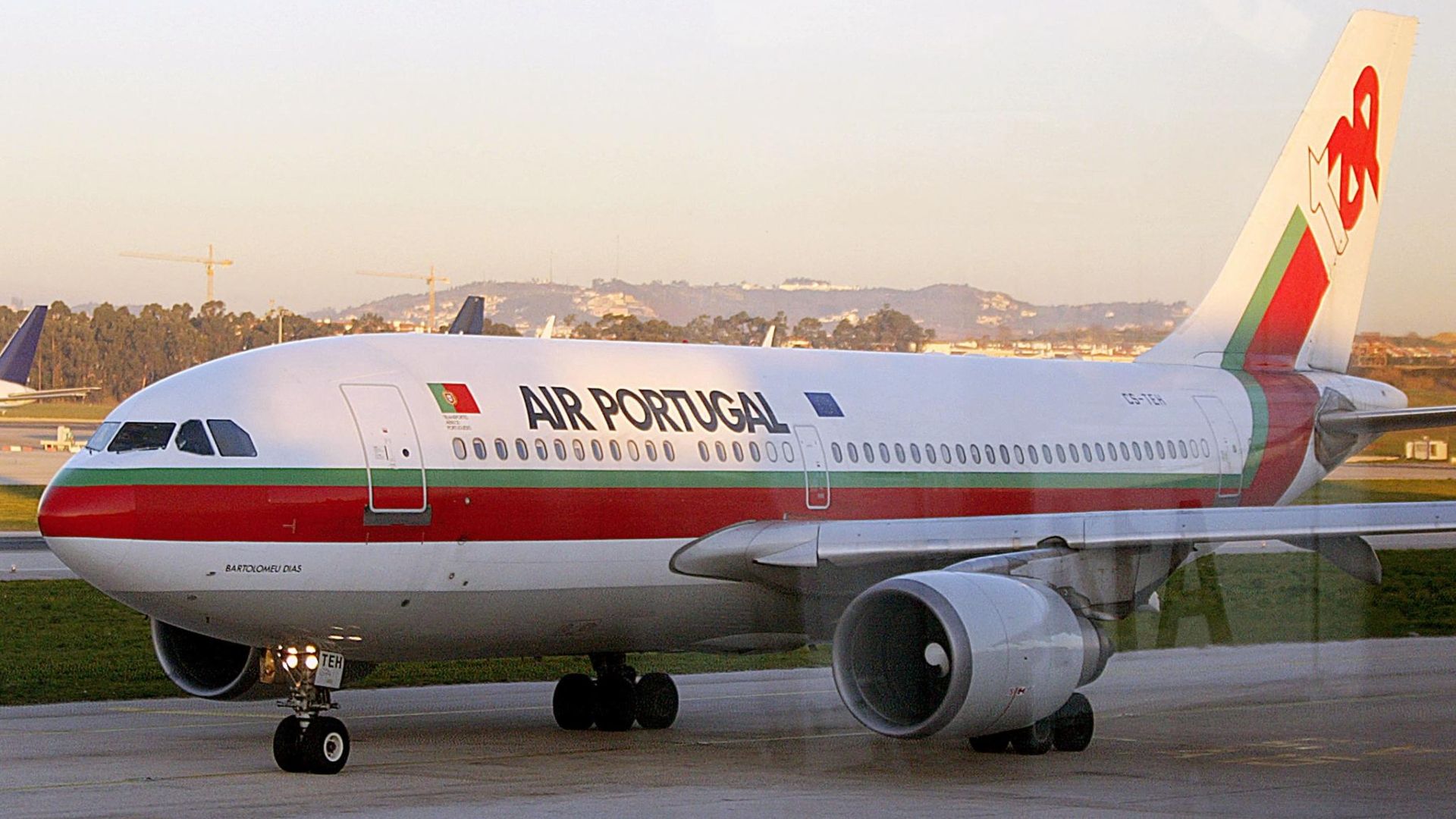 TAP Air Portugal aseguró que informará a sus pasajeros de nuevos cambios.