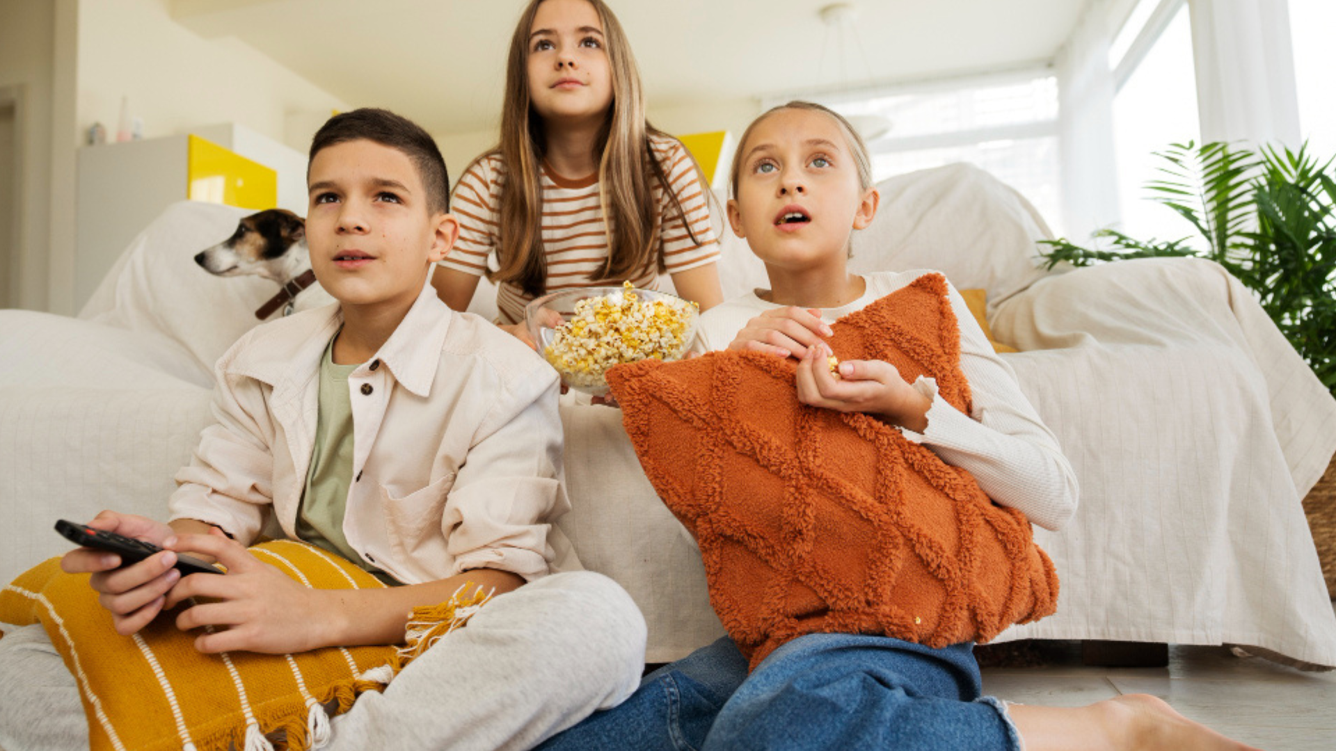 Expertos también advierten que regular el horario de televisión ayuda al desarrollo saludable.