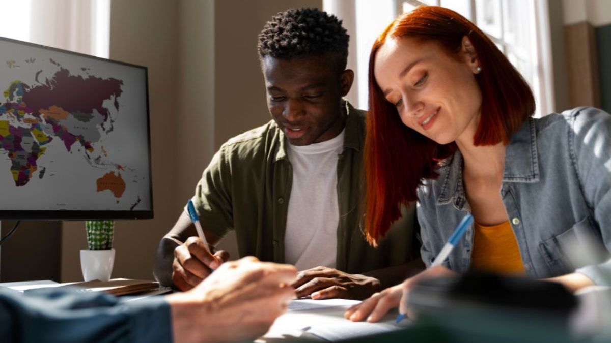 Estudiar en el exterior con becas es sencillo si se cumplen los requisitos.