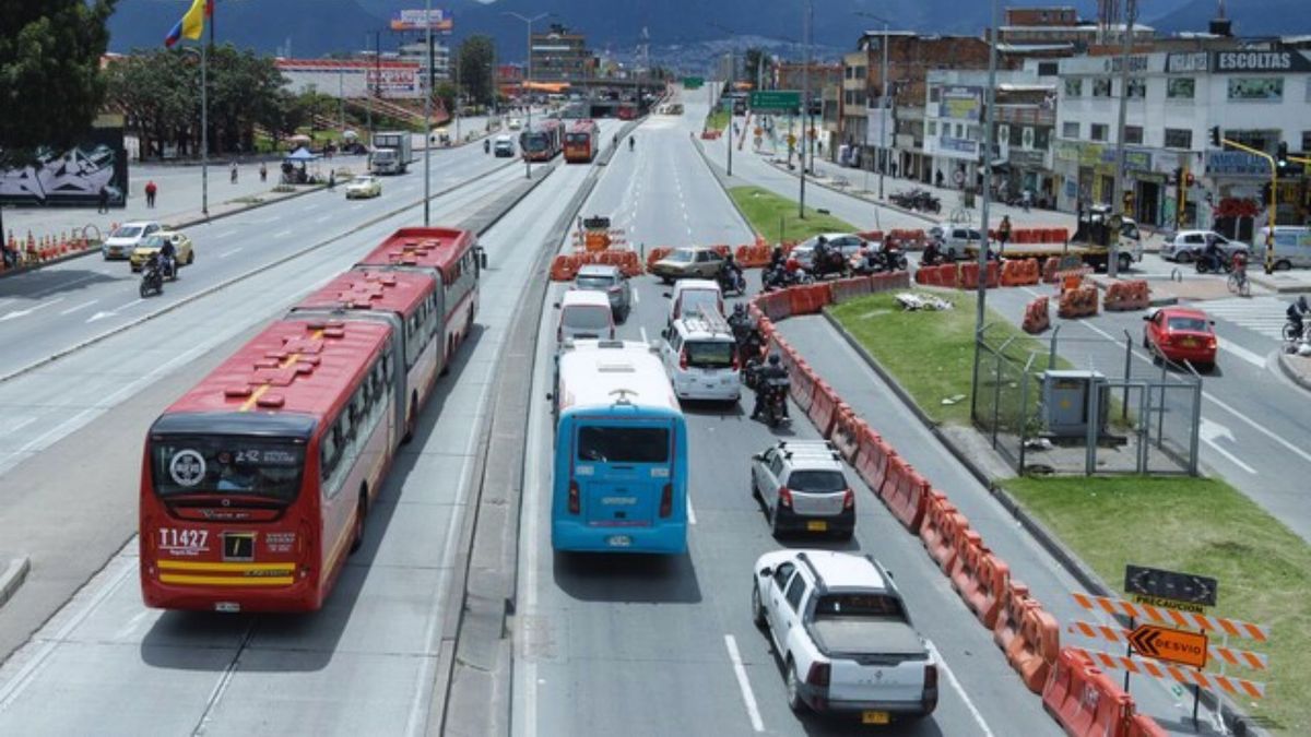 En definitiva, esta comparación muestra que, en relación con lo que ganan los trabajadores en cada país, el pasaje de TransMilenio sí es más alto frente al ingreso mínimo colombiano.
