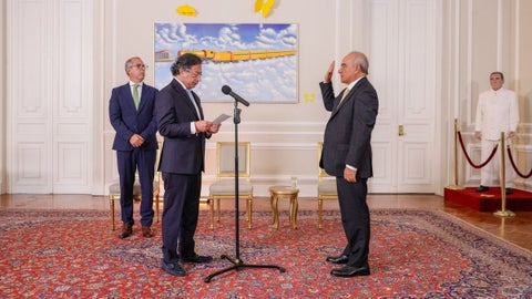 Posesión de Héctor Carvajal