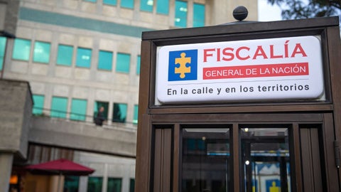 En noviembre de 2025, la Fiscalía anunció que se comenzará una investigación formal por los presuntos vínculos entre miembros de las disidencias de las FARC, en particular la la que es dirigida por alias “Calarcá”.