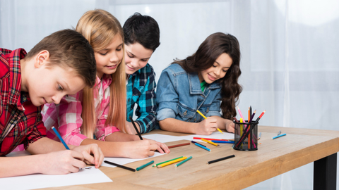 Espacios de estudio ordenados contribuyen al aprendizaje de niños hiperactivos sin regaños.