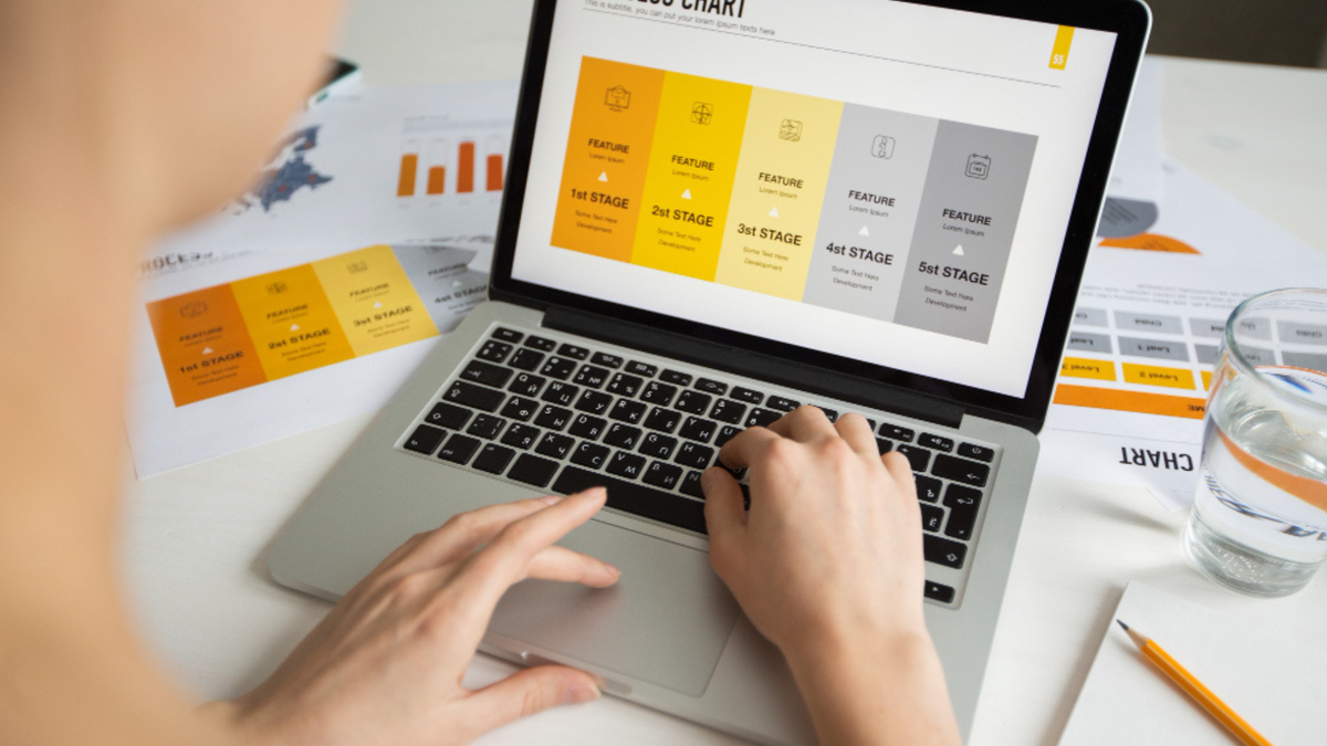 Subir el PDF: arrastre el archivo y confirme la importación rápida.