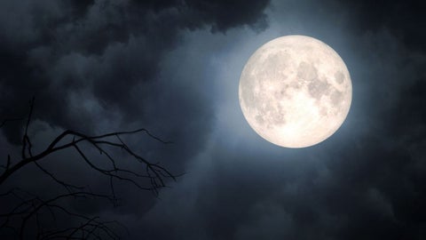 La última superluna del año será una luna fría con altura máxima en el hemisferio norte y baja trayectoria en el sur.