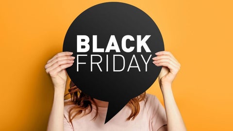 Cada Black Friday millones compran ofertas, pero su nombre surgió de caos urbano y crisis financiera en EE. UU.